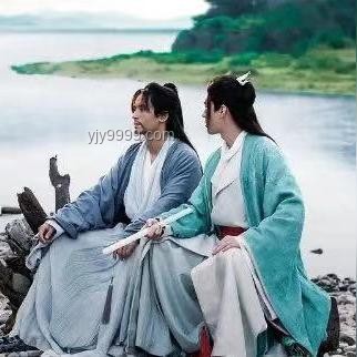 **如果白月光是一个男人永远的意难平，那这一世换我保护你...💖**